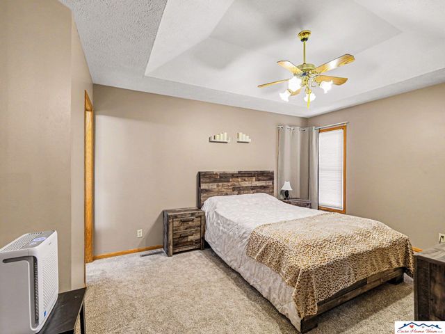 7728 S 70th Street, La Vista, NE 68128