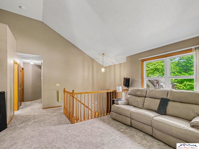 7728 S 70th Street, La Vista, NE 68128