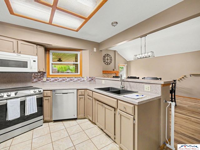 7728 S 70th Street, La Vista, NE 68128