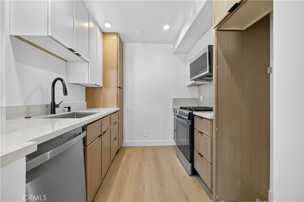15455 Sherman 9, Van Nuys, CA 91406 — photo 5