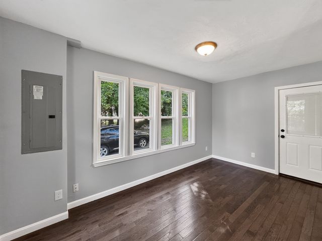660 Pleasant St, Leicester, MA 01542