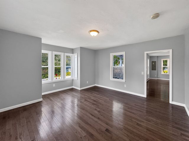 660 Pleasant St, Leicester, MA 01542