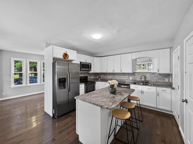 660 Pleasant St, Leicester, MA 01542