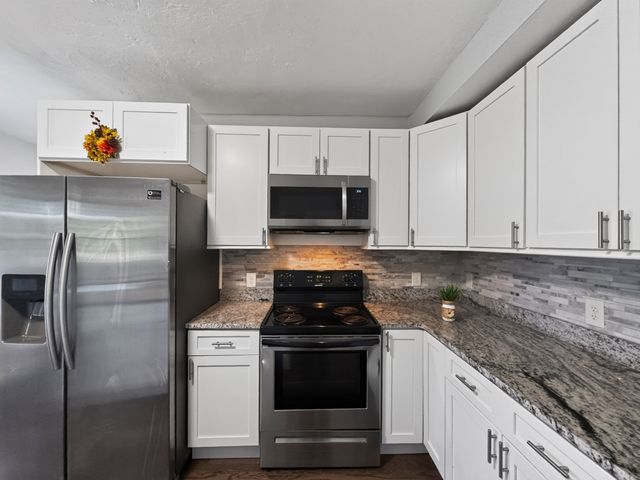 660 Pleasant St, Leicester, MA 01542
