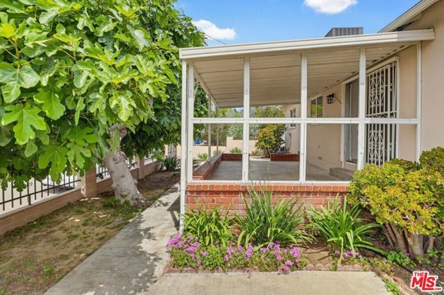 2919 Maxwell Street, Los Angeles, CA 90027
