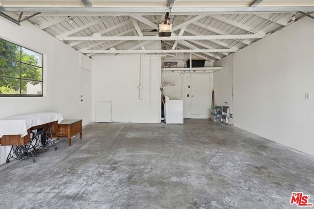 2919 Maxwell Street, Los Angeles, CA 90027