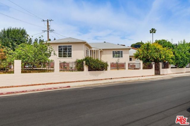2919 Maxwell Street, Los Angeles, CA 90027