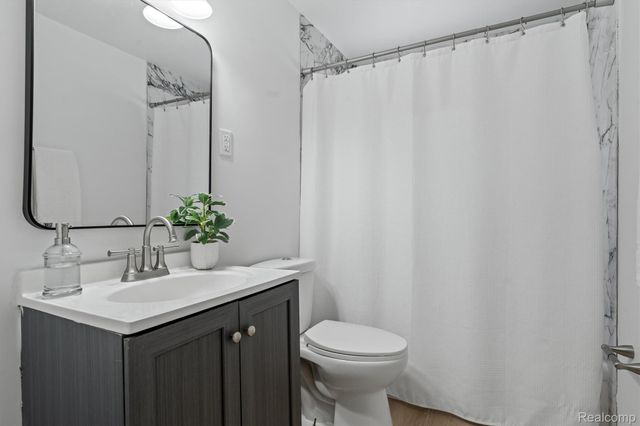 25615 Wohlfeil Street, Taylor, MI 48180