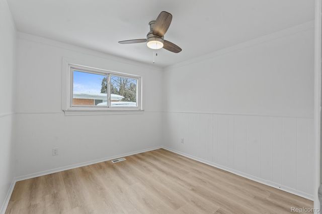 25615 Wohlfeil Street, Taylor, MI 48180