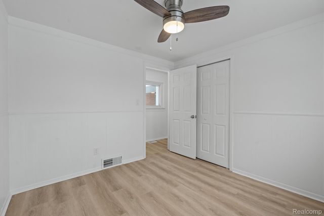 25615 Wohlfeil Street, Taylor, MI 48180