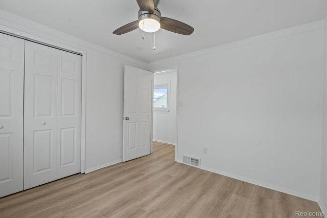 25615 Wohlfeil Street, Taylor, MI 48180