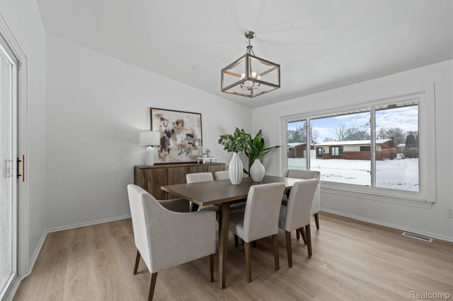 25615 Wohlfeil Street, Taylor, MI 48180