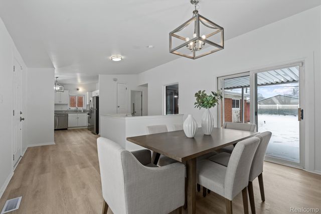 25615 Wohlfeil Street, Taylor, MI 48180