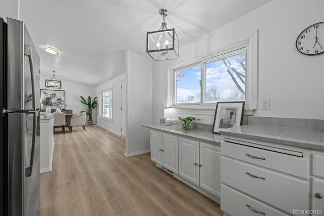 25615 Wohlfeil Street, Taylor, MI 48180