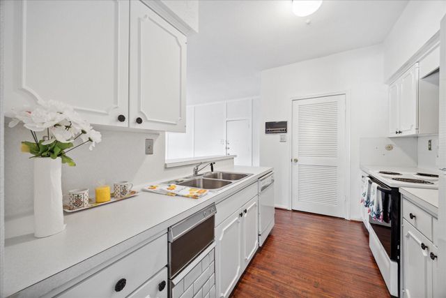 5815 Lynbrook Drive 103, Houston, TX 77057