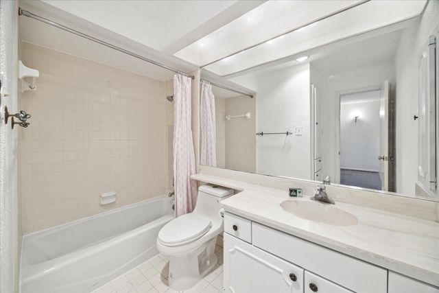 5815 Lynbrook Drive 103, Houston, TX 77057