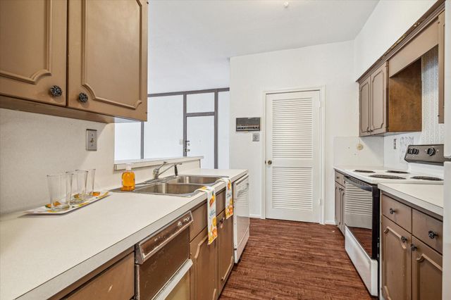 5815 Lynbrook Drive 103, Houston, TX 77057