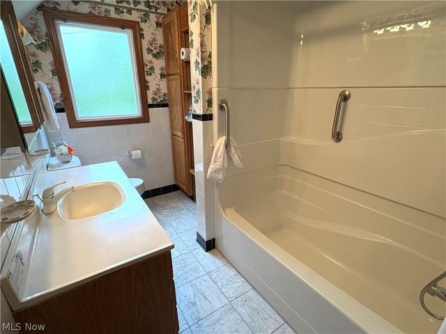 65240 Hillview Avenue, Bellaire, OH 43906
