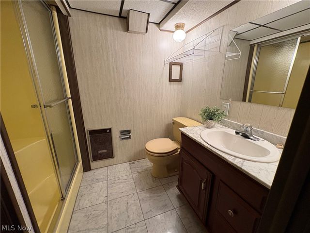65240 Hillview Avenue, Bellaire, OH 43906