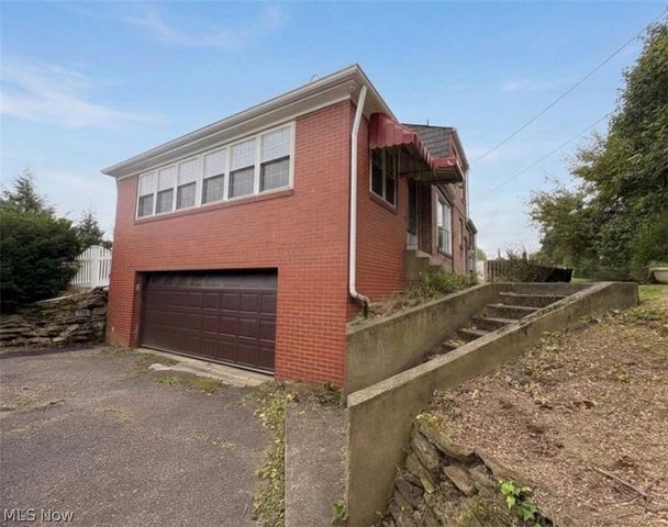 65240 Hillview Avenue, Bellaire, OH 43906