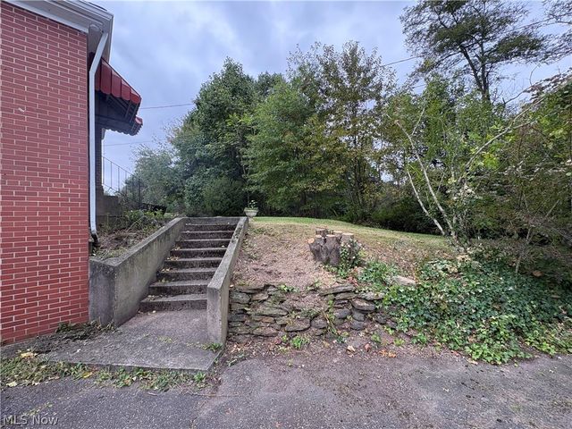65240 Hillview Avenue, Bellaire, OH 43906