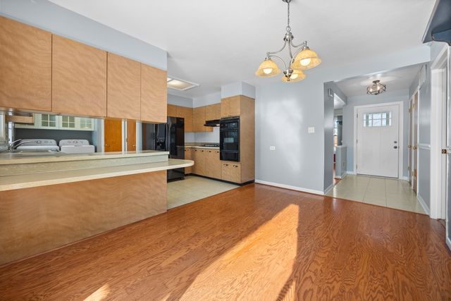 241 Pleasant Drive, Elk Grove Village, IL 60007