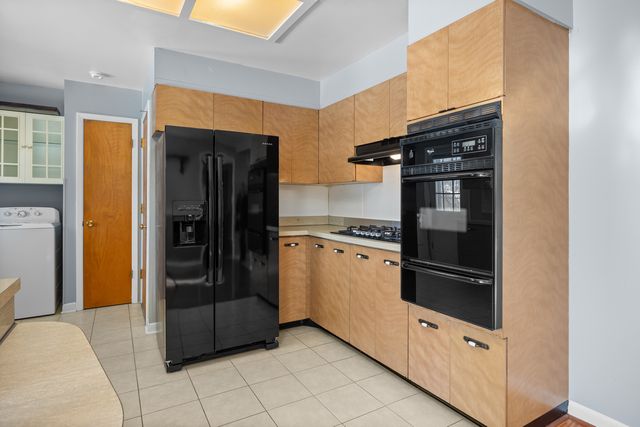 241 Pleasant Drive, Elk Grove Village, IL 60007