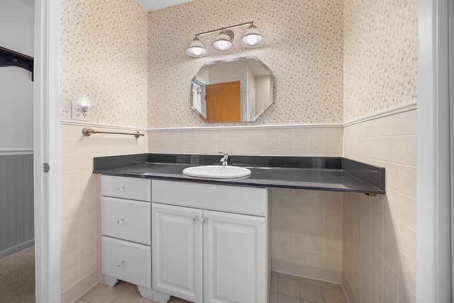 241 Pleasant Drive, Elk Grove Village, IL 60007