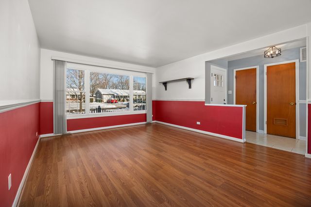 241 Pleasant Drive, Elk Grove Village, IL 60007