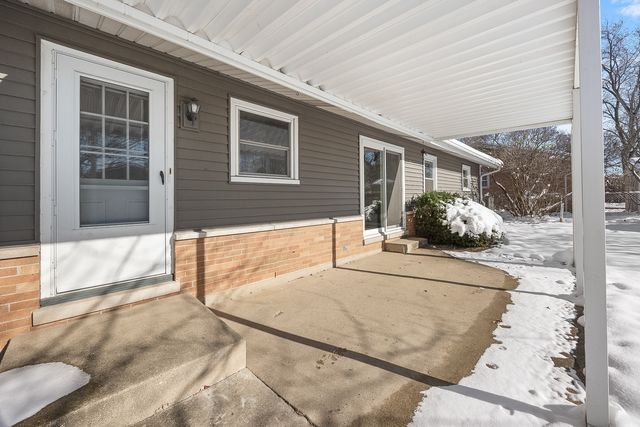 241 Pleasant Drive, Elk Grove Village, IL 60007