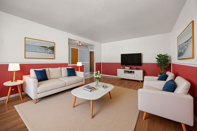 241 Pleasant Drive, Elk Grove Village, IL 60007