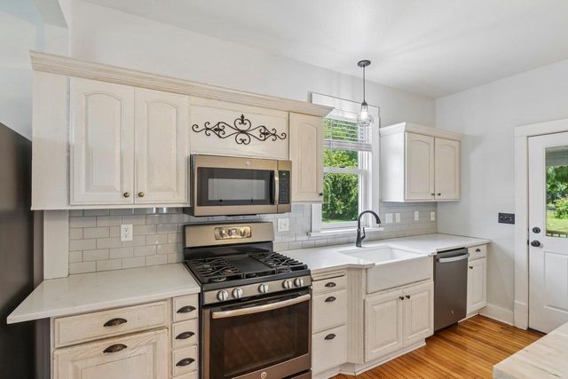201 E 3rd Street, Waunakee, WI 53597