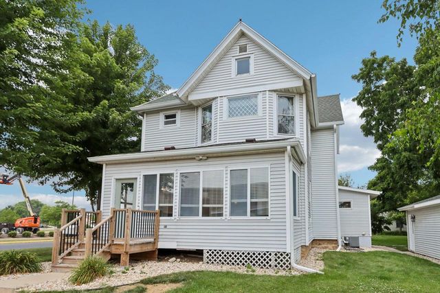 201 E 3rd Street, Waunakee, WI 53597