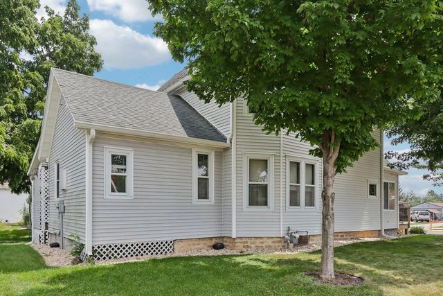 201 E 3rd Street, Waunakee, WI 53597