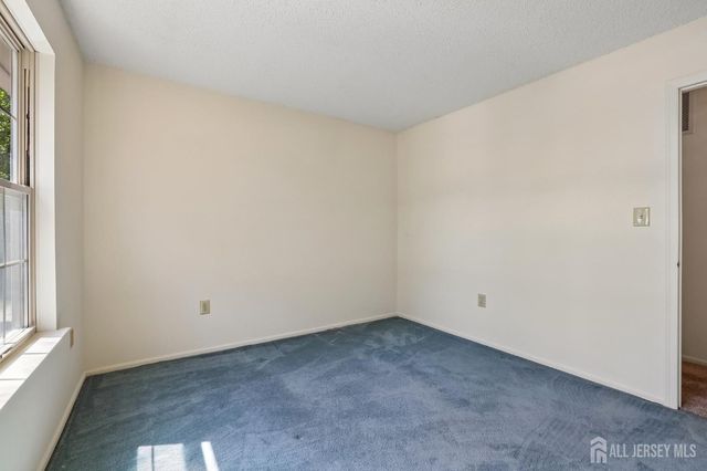 3 Longbrook Lane, Freehold, NJ 07728