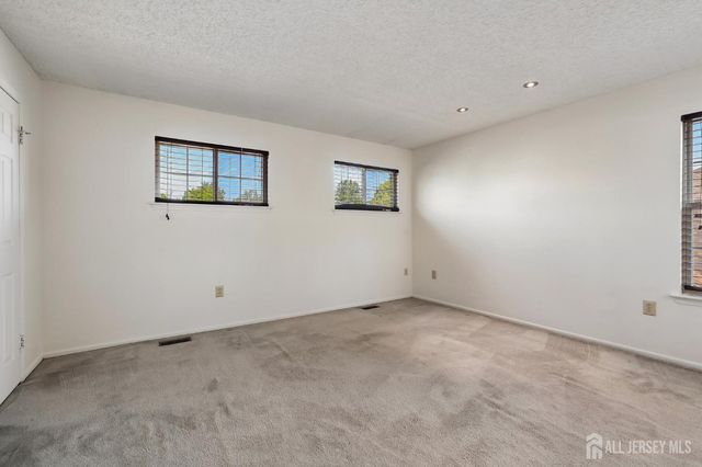 3 Longbrook Lane, Freehold, NJ 07728