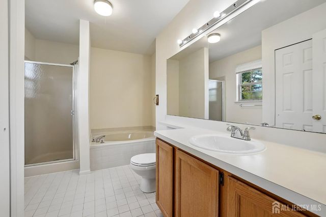 3 Longbrook Lane, Freehold, NJ 07728
