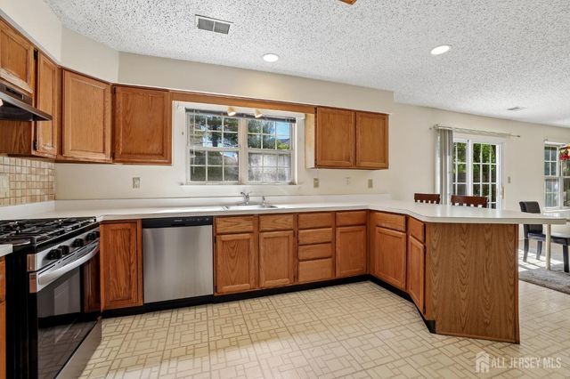 3 Longbrook Lane, Freehold, NJ 07728
