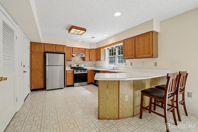 3 Longbrook Lane, Freehold, NJ 07728