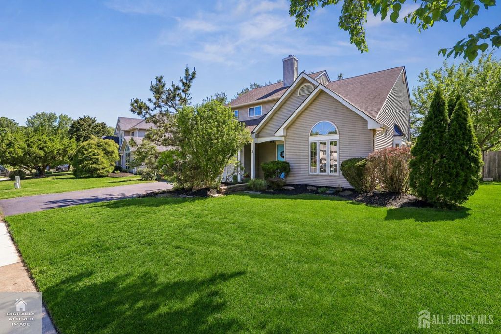 3 Longbrook Lane, Freehold, NJ 07728