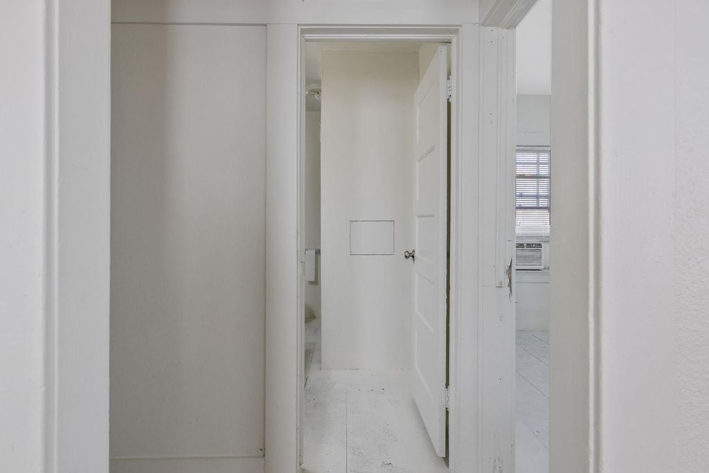 Image 12 of property listing at 1247 N Ferger Avenue, Fresno, CA 93728