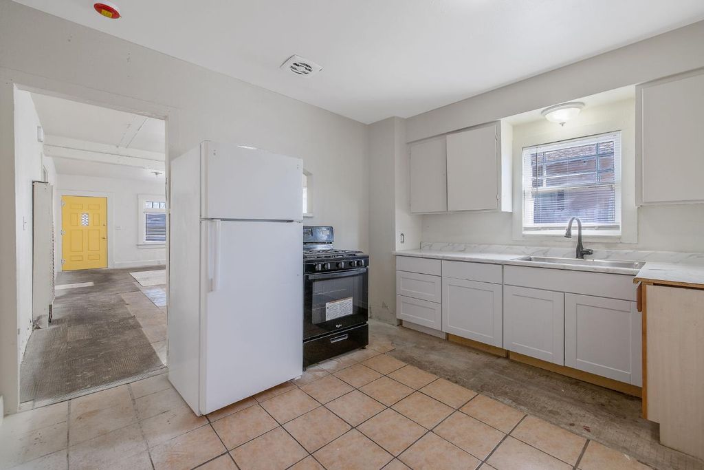 Image 19 of property listing at 1247 N Ferger Avenue, Fresno, CA 93728