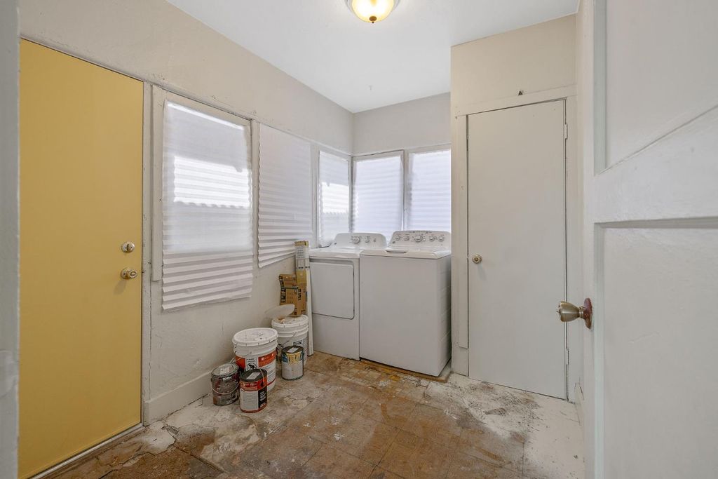 Image 21 of property listing at 1247 N Ferger Avenue, Fresno, CA 93728