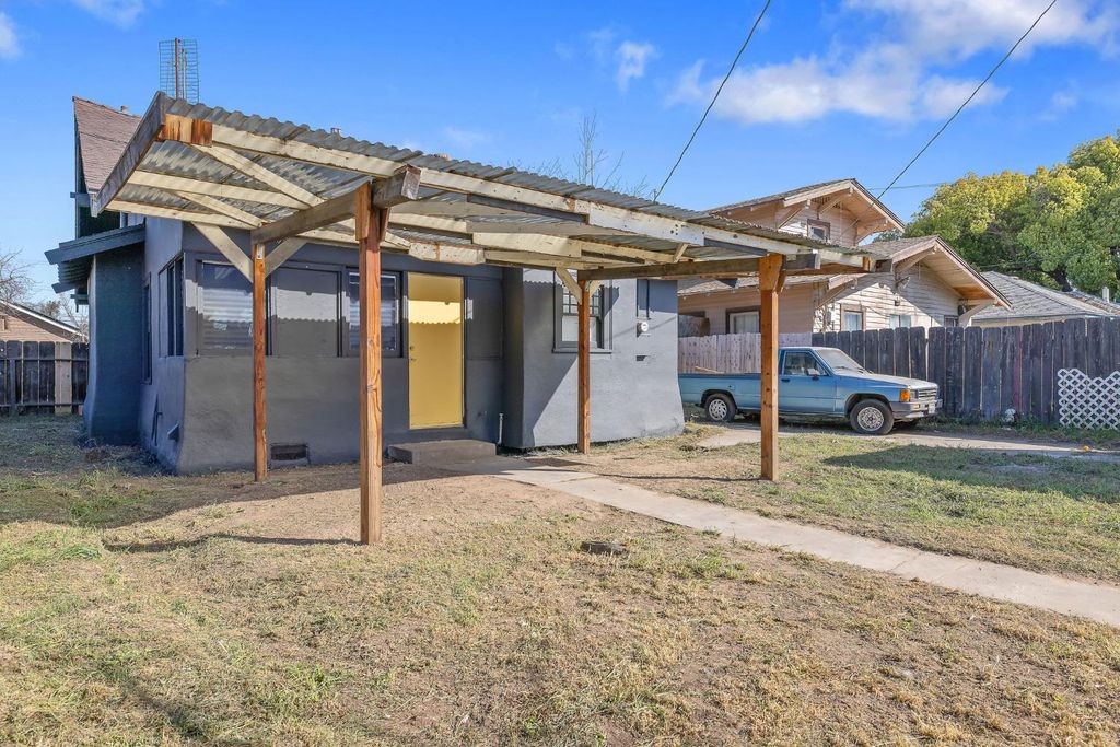 Image 24 of property listing at 1247 N Ferger Avenue, Fresno, CA 93728