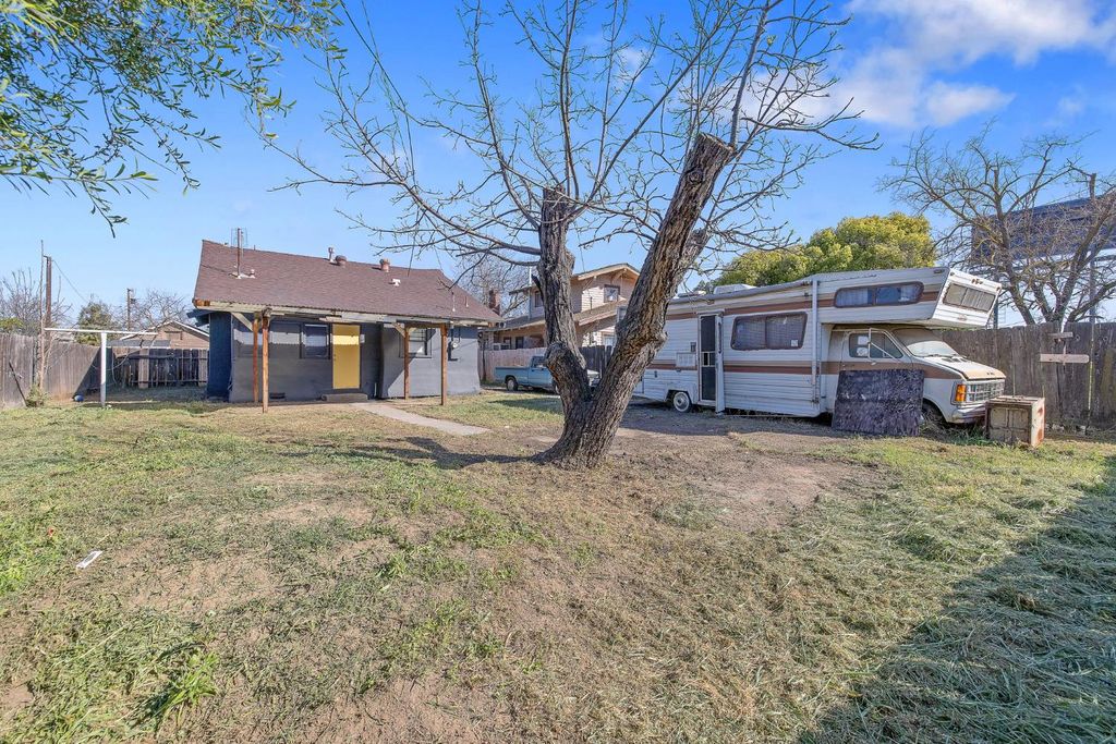 Image 25 of property listing at 1247 N Ferger Avenue, Fresno, CA 93728