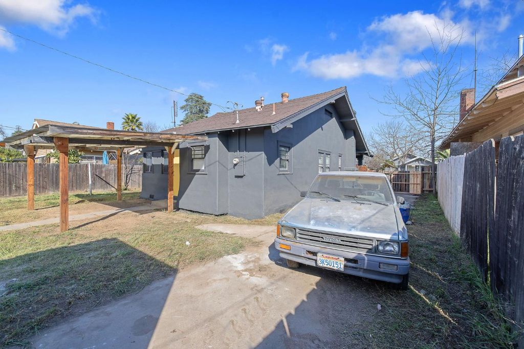 Image 29 of property listing at 1247 N Ferger Avenue, Fresno, CA 93728