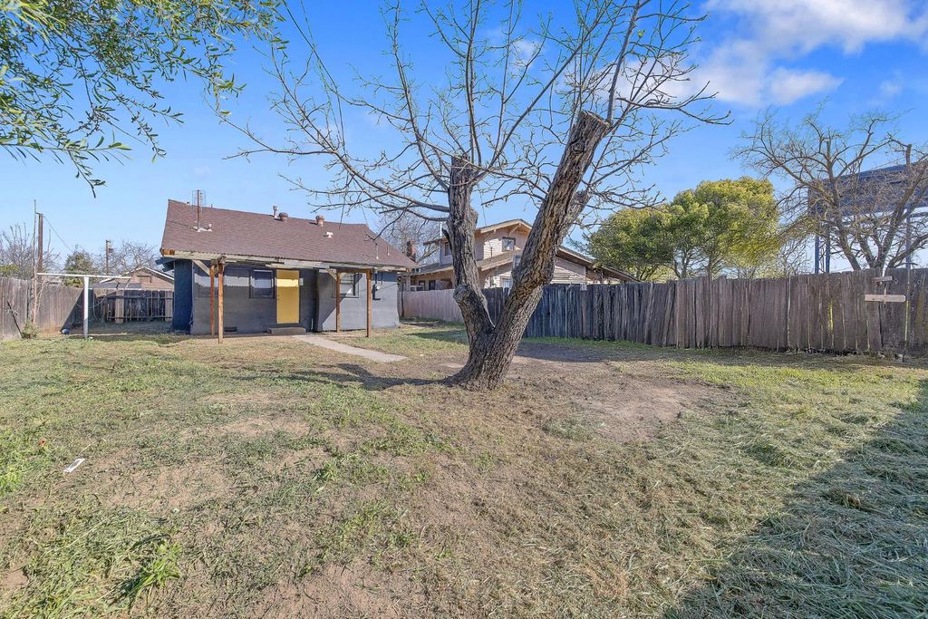 Image 33 of property listing at 1247 N Ferger Avenue, Fresno, CA 93728