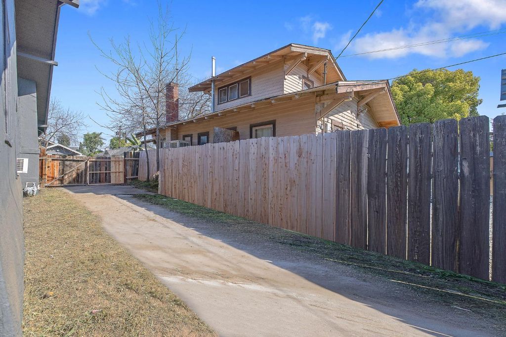Image 36 of property listing at 1247 N Ferger Avenue, Fresno, CA 93728