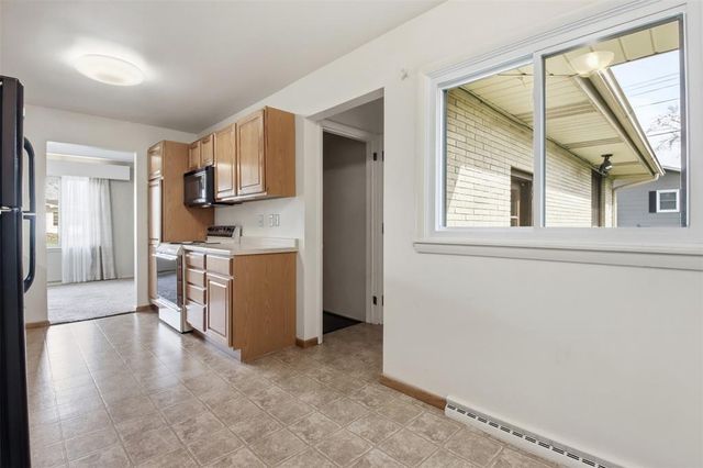 827 Park Ridge Drive, Eau Claire, WI 54703