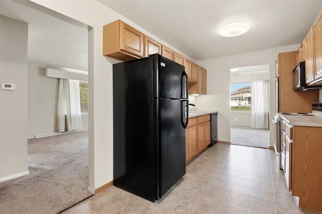 827 Park Ridge Drive, Eau Claire, WI 54703